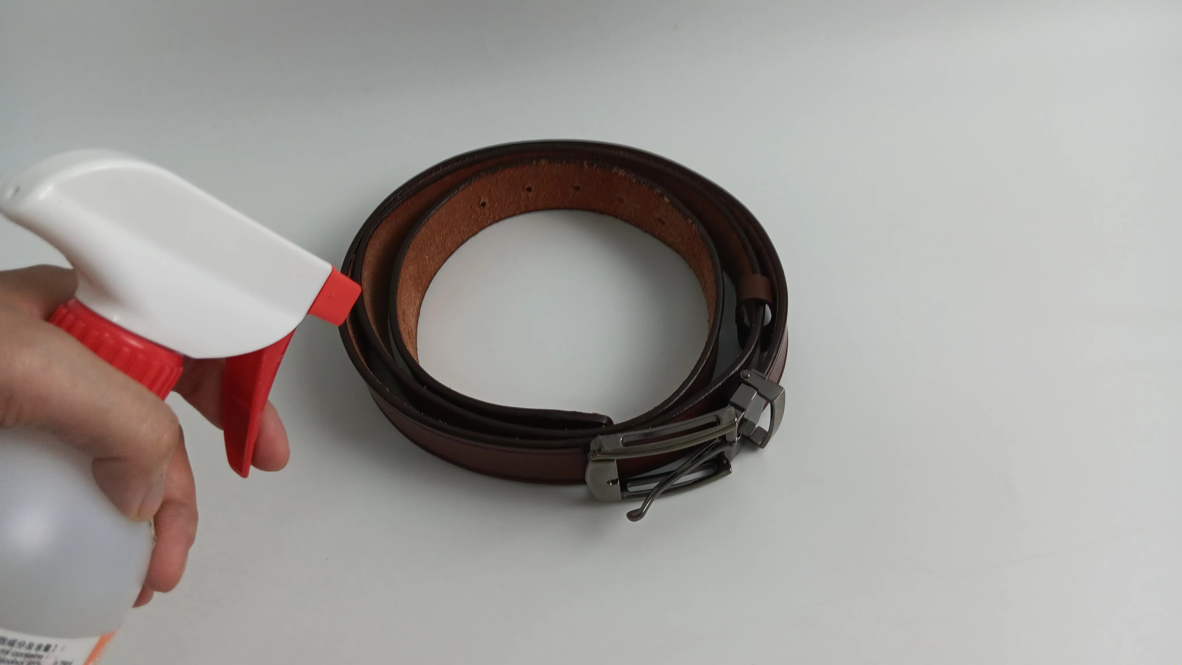 皮帶發霉 處理方式【可以用酒精?凡士林嗎?】事前預防.什麼原因造成的 - 第2張圖 皮帶保養